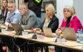 sesja nadzwyczajna 4 grudnia