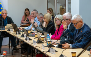 sesja nadzwyczajna 4 grudnia