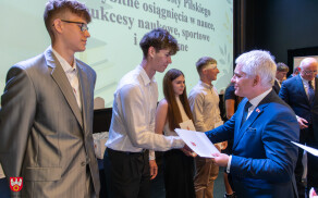 Zakończenie roku szkolnego i stypendia dla najlepszych