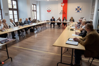 Przyjęcie programu współpracy z organizacjami pozarządowymi