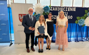 Ostatni dzownek w szkołach. Rozpoczęły się wakacje