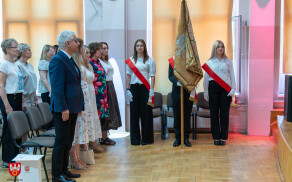 Ostatni dzownek w szkołach. Rozpoczęły się wakacje