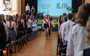 Ostatni dzownek w szkołach. Rozpoczęły się wakacje