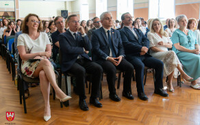 Ostatni dzownek w szkołach. Rozpoczęły się wakacje