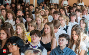 Ostatni dzownek w szkołach. Rozpoczęły się wakacje