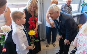 Ostatni dzownek w szkołach. Rozpoczęły się wakacje