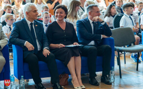 Ostatni dzownek w szkołach. Rozpoczęły się wakacje