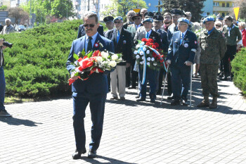Złożyli kwiaty pod pomnikiem Stanisława Staszica