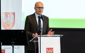 O wilku bez emocji podczas konferencji w Pile