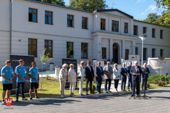 Inwestycja w pałac i lokalną społeczność
