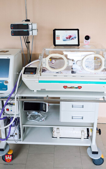 Noworodki pod okiem kamer