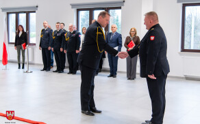 Starosta uhonorował dwóch strażaków