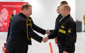 Starosta uhonorował dwóch strażaków