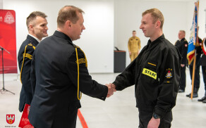 Starosta uhonorował dwóch strażaków