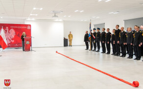 Starosta uhonorował dwóch strażaków