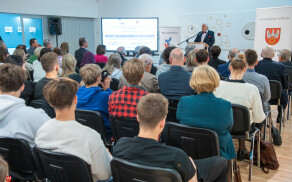 O regionalizmie, lokalnej tożsamości i dialogu