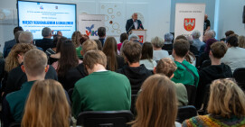 O regionalizmie, lokalnej tożsamości i dialogu