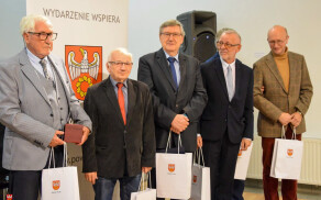 O regionalizmie, lokalnej tożsamości i dialogu