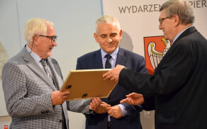 O regionalizmie, lokalnej tożsamości i dialogu