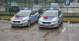 Nowe radiowozy zajechały przed Komendę