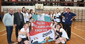 Siatkarska młodzież polubiła złoto