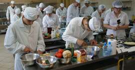 Zespół Szkół Gastronomicznych w Pile: Szkoła ze smakiem zaprasza