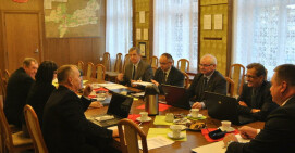 Trwa setne posiedzenie