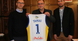 KS Basket Piła z podziękowaniami u starosty