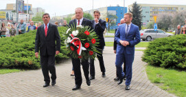 Złożyli kwiaty pod pomnikiem Staszica