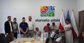 Uczniowie z Rzadkowa w Starostwie Powiatowym w Pile
