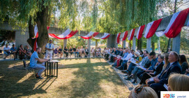 Czytanie „Przedwiośnia” w patriotycznej scenerii