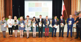 Życzenia i nagrody dla nauczycieli 