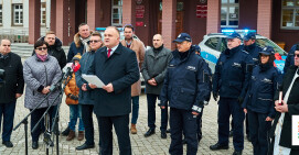 Nowe radiowozy dla Wysokiej i Ujścia 