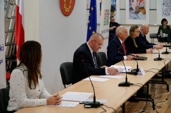 150 tys. zł na zakup respiratora i ponad 326 tysięcy na środki ochrony i dezynfekcji  