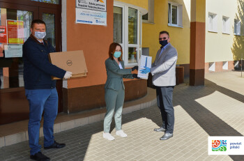 Komputery i tablety dla uczniów do zdalnej nauki