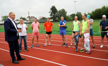 Pierwsi biegacze na zmodernizowanym stadionie przy Okrzei
