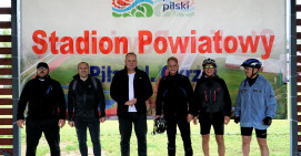 Rowerowa wizyta burmistrzów na Stadionie Powiatowym przy Okrzei