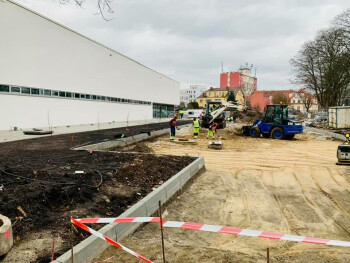 Końcowe prace przy budowie hali sportowej przy Pola w Pile