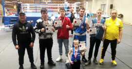 Pilscy bokserzy i kickboxerzy szkolą formę 