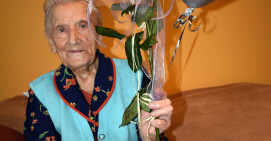 Pani Bronisława skończyła 100 lat. Starosta życzy dużo zdrowia