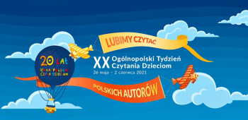 Goście biblioteki w Pile czytają dzieciom
