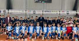 Turniej siatkarski dla dzieci w hali przy Pola w Pile 