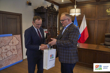 Wizyta wiceministra Klimatu i Ochrony Środowiska w Starostwie