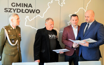 Medal dla mieszkańca Skrzatusza od Ministra Obrony Narodowej