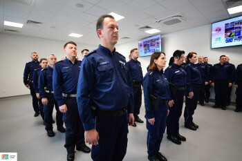 Nagrody Starosty Pilskiego i radiowozy dla policjantów z Komendy Powiatowej Policji w Pile