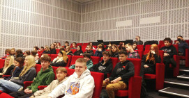 Blisko 1000 uczniów na spotkaniach z raperem Dawidem Stroińskim