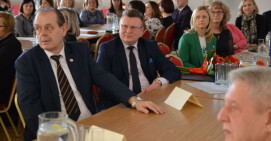 Podziękowania dla pielęgniarek i położnych za ich ciężką pracę 