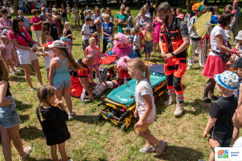 Piknik rodzinny w parku Szpitala Powiatowego w Wyrzysku