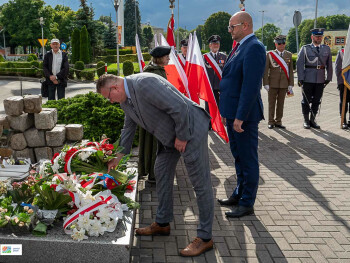 W hołdzie Powstańcom Warszawy