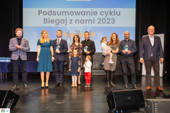 Medale i statuetki dla blisko 60 biegaczy i kijkarzy